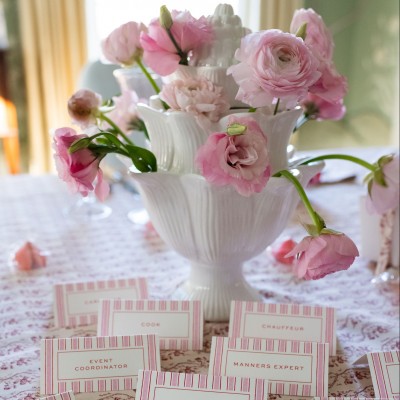 A Galentines Table Set for “Mom” Friends