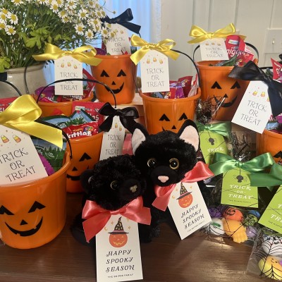 Halloween Treats: Gift Tags and Amazon Links